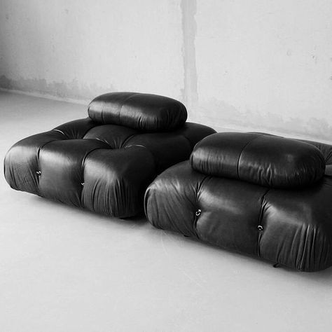 Warehouse Interior, Black Leather Sofa, Art Interiors, Iconic Furniture, Living Room Sofa Design, Modern Upholstery, Couch Chair, Minimalist Furniture, Black Sofa