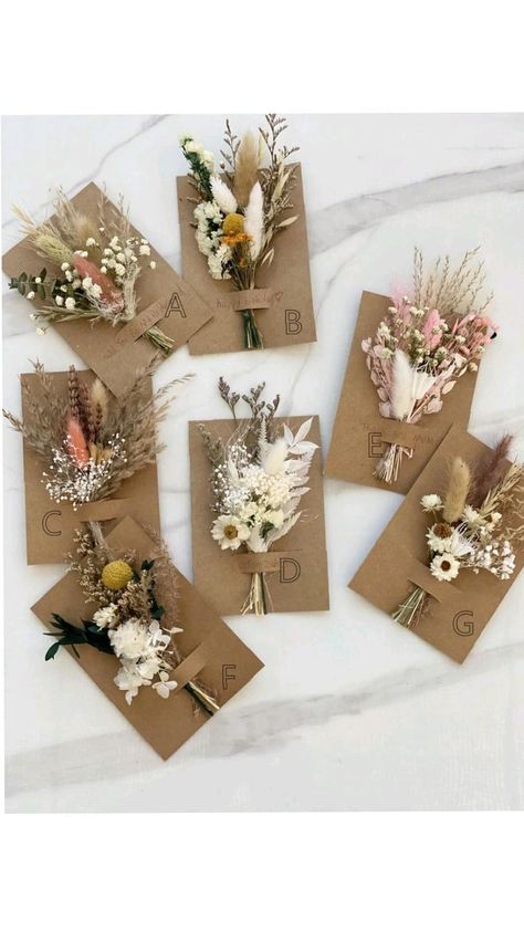 Follow us on insta ___fatima4art_craft___ and on youtube Fatima4 art&craft for more awesome ideas Flower Bouquet Small, Mini Dried Flower Bouquet, Unique Bridal Shower Favors, Bouquet Small, Painted Gifts, Cards Flowers, Flower Gift Ideas, Unique Bridal Shower, Letterbox Gifts