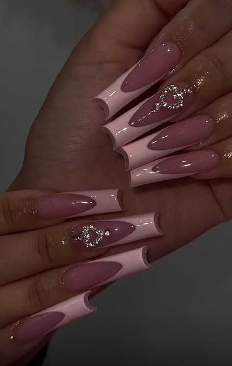 XXXL tapered square in photo Tapered Square Nails Gems, Glam Bday Nails, Summer Birthday Nails Square, White Tapered Square Nails With Designs, Taper Square Acrylic Nails, Sqared Nail, Prom Nail Ideas Acrylics, Basic Long Nails, Nails Acrylic Square Long