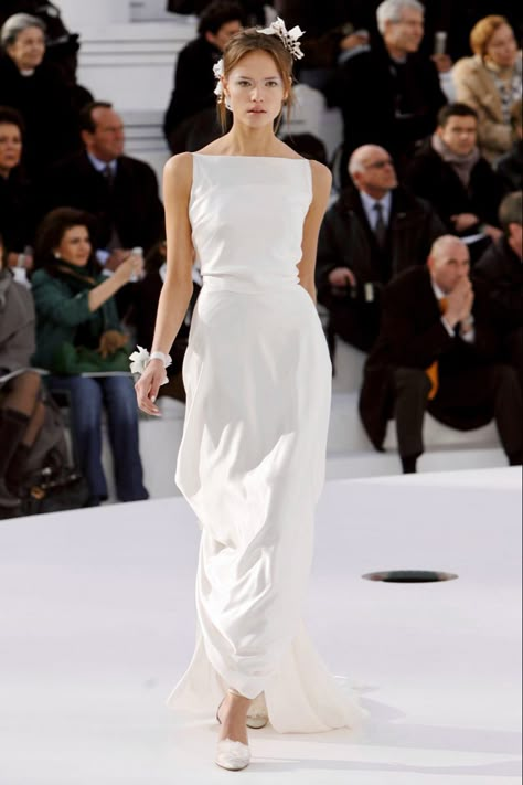 #chanel Chanel Wedding Dress, Chanel Wedding, Chanel Spring Summer, Natasha Poly, 2016 Wedding Dresses, Wedding 2025, White Clothing, Haute Couture Dresses, Chanel Couture