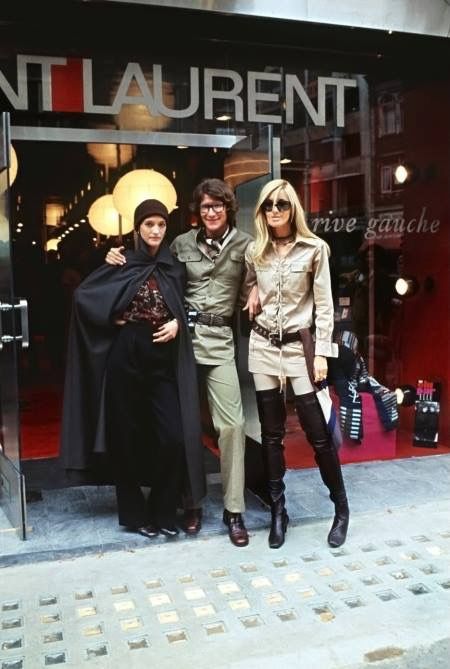 Betty Catroux Yves Saint Laurent and loulou of the cliff London 1969 Betty Catroux, Saint Laurent Store, Yves Saint Laurent Paris, Fashion 1960s, Vintage Ysl, Evolution Of Fashion, French Fashion Designers, Saint Laurent Paris, Rive Gauche