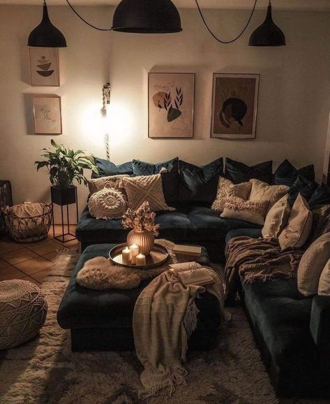 Dark Boho Apartment Living Room, Townhouse Decor, Black White Home Decor, Earthy Living Room, Modern Hippie, Hippie Decor, Style Deco, Apartment Decor Inspiration, Decor Home Living Room