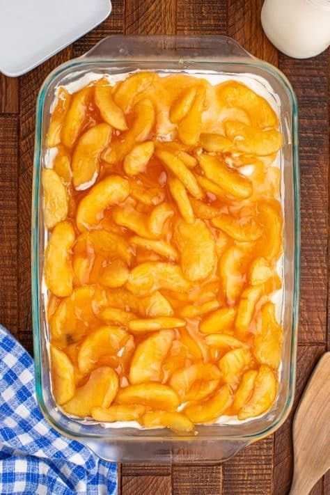 Apple Pretzel Salad - The Country Cook Apple Pretzel Salad, Apple Pretzels, Pretzel Salad, Canned Apples, Apple Pie Filling, Simple Dessert, Country Cook, The Country Cook, Apple Pies Filling