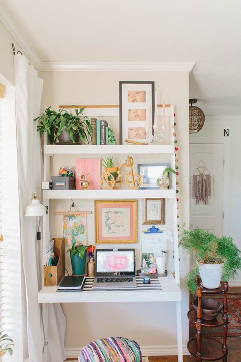 Leaning Desk, Desk Nook, Desk Vintage, Tidy Room, Desk Diy, Office Nook, Bedroom Desk, Diy Desk, Room Wallpaper