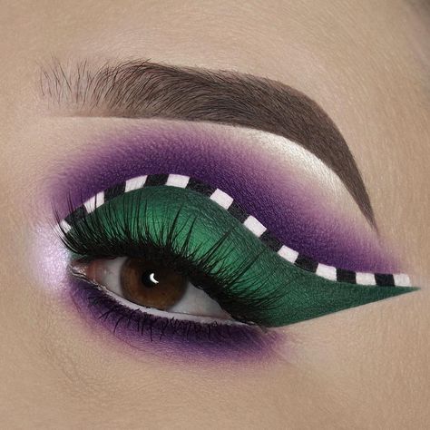 Eyeshadow For Work, Halloween Eyeshadow, Disney Eye Makeup, Beetlejuice Makeup, Holloween Makeup, Cute Halloween Makeup, Halloween Eye Makeup, Halloween Makeup Inspiration, Halloween Eyes