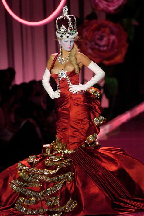 Galliano Dior, Dior Collection, Runway Fashion Couture, Christian Dior Haute Couture, Dior Haute Couture, Moda Paris, Bella Swan, Christian Dior Couture, Dior Couture