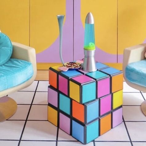 Rubiks Cube Furniture, Pop Art Furniture Interior Design, Fun Knick Knacks, Quirky Furniture Ideas, Weird House Decor Diy, Diy Funky Home Decor Ideas, Quirky Furniture Diy, Groovy Living Room Decor, Wacky Room Decor