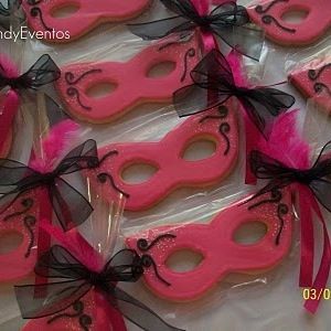 Quinceanera Ideas | ThriftyFun Masquerade Cookies, Pink Masquerade, Quinceanera Masquerade, Masquerade Ideas, Everafter High, Cakes Pink, Masquerade Ball Party, Cookies Party, Sweet 16 Themes