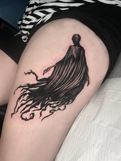 Harry Potter Dementors Tattoo, Dementor Tattoo Harry Potter, Harry Potter Monster Book Tattoo, Spooky Harry Potter Tattoo, Tattoo Ideas Dark Academia, Harry Potter Mirror Tattoo, Harry Potter Doe Patronus Tattoo, Dementor Tattoo Design, Harry Potter Dementor Tattoo