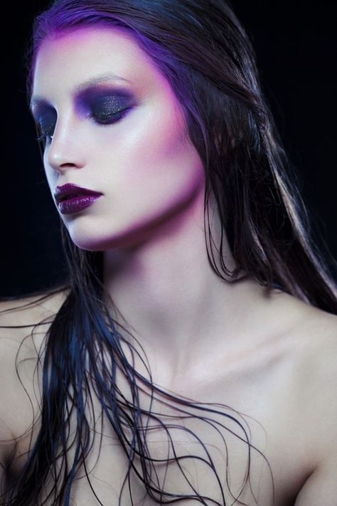 purple contour High Fashion Makeup, Make Up Inspiration, Avant Garde Makeup, Color Contour, Purple Makeup, Mermaid Makeup, Stage Makeup, Contour Makeup, Fantasy Makeup