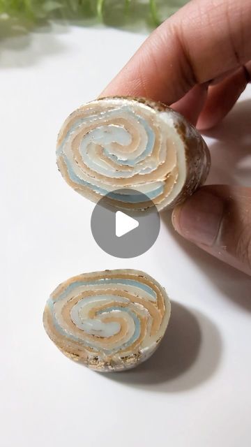 Saheli Paul on Instagram: "Check out this jelly roll technique using translucent clay and alcohol pearls.   Follow to see the final results ❤️#polymerclayearrings #polymerclayartist #polymerclayslabs #artistsofinstagram #handmadewithlove #artistsofgeorgia" Translucent Clay, Polymer Clay Cane Tutorial, Polymer Inspiration, Polymer Clay Jewelry Tutorials, Polymer Clay Cane, Polymer Earrings, Polymer Clay Canes, Polymer Clay Jewelry Diy, Polymer Jewelry