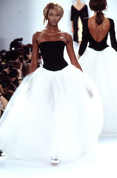 isaac mizrahi 1996 90s Outfit Inspiration, Haute Couture Looks, Original Supermodels, Couture Runway, Isaac Mizrahi, Wedding Dress Inspiration, Only Fashion, College Fashion, Beautiful Gowns