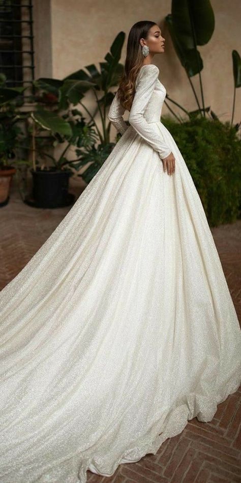 Elegant Ball Gown Wedding Dress, Making A Wedding Dress, Wedding Dress Guide, Dress Guide, Wedding Dress Couture, Wedding Dresses Plus Size, Wedding Dress Sleeves, Modest Wedding Dresses, Long Wedding Dresses