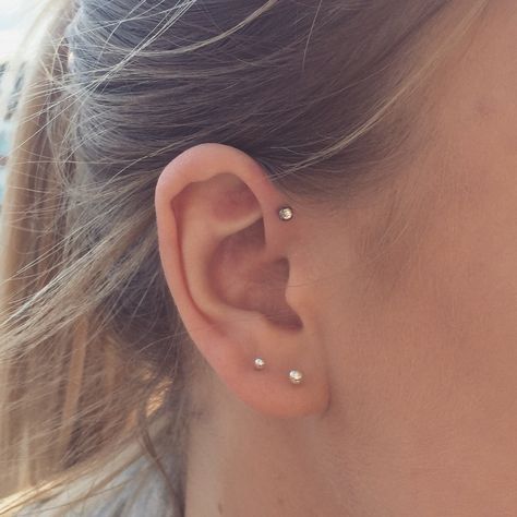 Forward Helix Piercing Stud, Ear Piercing Forward Helix Single, Helix And Forward Helix Piercing, Forward Helix Piercing Ideas, Front Helix Piercing, Helix Piercing Stud, Minimalist Ear Piercings, Piercing Inspiration, Forward Helix Earrings