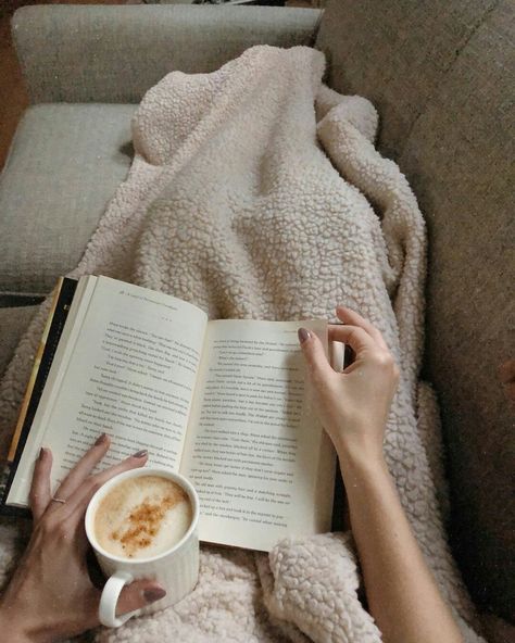 Studera Motivation, Reading Motivation, Bookstagram Inspiration, Fall Mood Board, Cozy Aesthetic, Book Study, Reading Time, Coffee And Books, A Cup Of Coffee