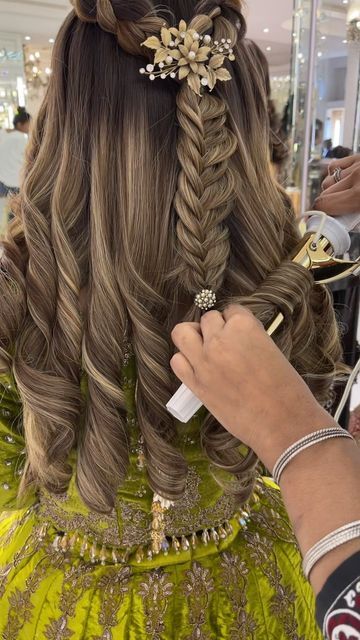 Kashees Hairstyle Bridal, Kashees Hairstyle Party, Kashee Hairstyle, Parlour Hairstyles, Kashees Hairstyle, Pakistani Hairstyles, Kashees Makeup, Kashees Mehndi, Pakistani Bridal Hairstyles