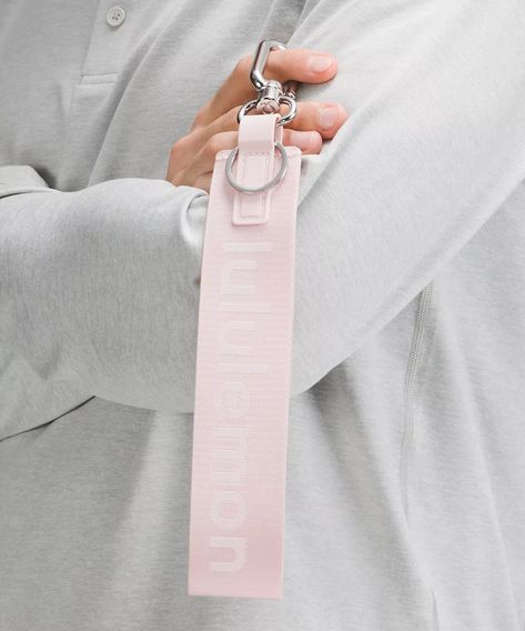 Lulu Lemon Lanyard, Lulu Wallet Keychain, Lulu Lanyard, Keys Keychain Ideas, Christmas Inspo Gifts, Pink Lulu Keychain, Lulu Lemon Wristlet, Lulemon Keychain, Lulu Key Chain