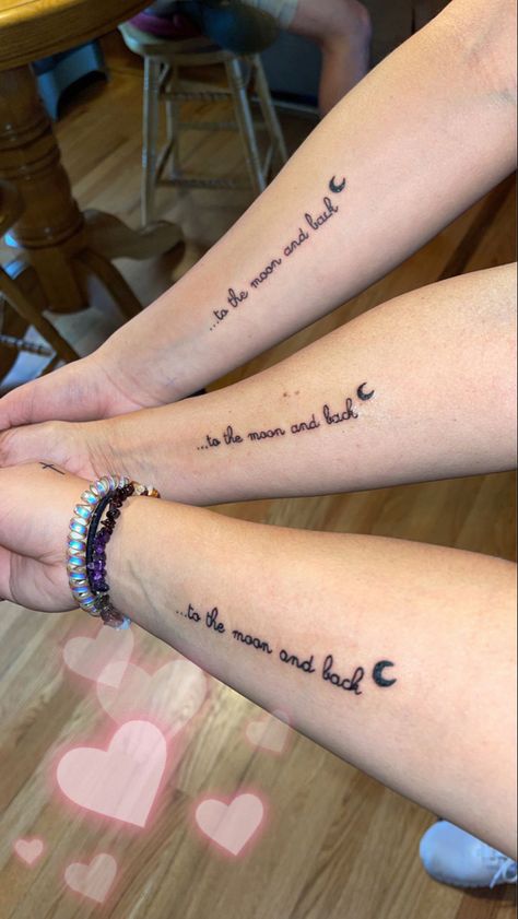 Mother And Daughter Quotes Tattoos, Manga Tattoo Design, Mother Daughter Tattoos Small Unique, Tattoos To Honor Mom, To The Moon And Back Tattoo, Mommy Daughter Tattoos, Tattoos Lion, Maching Tattoos, Tattoos Heart