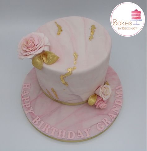 Elegant marble effect birthday cake with fondant roses and edible gold leaf Rose Gold Cake Ideas Birthday Two Layer, Gold Leaf Birthday Cake, Rose Gold Marble Cake, Marble Fondant Cake, Marble Fondant, Birthday Cake With Fondant, 25 Cake, Round Birthday Cakes, Birthday 27