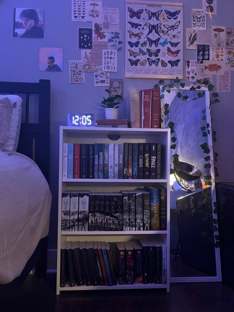 Ikea Bookshelf Bed, Bookshelf Next To Bed, Short Bookshelf, Bookshelf Bed, Bed Bookshelf, Ikea Bookshelves, Book Shelves, Night Table, Room Idea