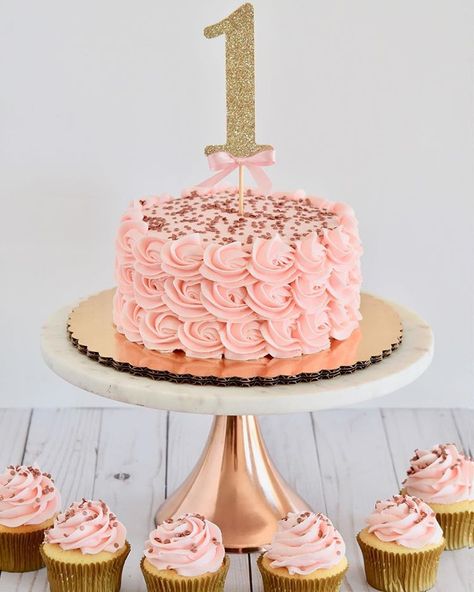 Rose Gold Smash Cake, Gold Cake Design, Rosette Smash Cake, Gold Smash Cake, Smash Cake And Cupcakes, Birthday Rose Gold, Rose Gold Cake, Smash Cakes, Rosette Cake