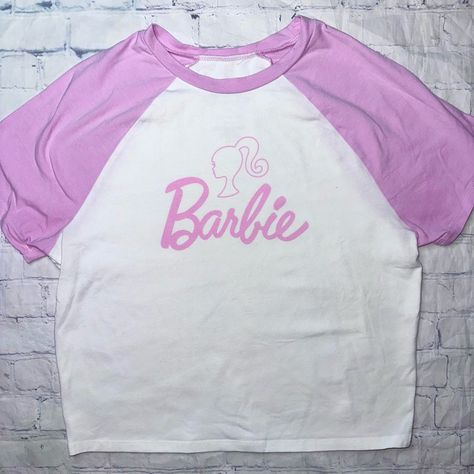 New Without Tags Junior’s Xxl Barbie Ss Graphic Crop Top Tshirt. 96% Cotton/4% Spandex. Smoke Free Home. #Barbi #Croptop #Cropped Hello Barbie, Cars Tees, Graphic Crop Top, Red Trench Coat, Malibu Barbie, Barbie Dream, White Crop Top, White T, Crop Tee