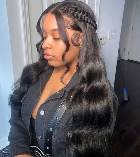 Elegant Sew In Hairstyles, 8th Grade Graduation Hairstyles Black, First Day Of School Hairstyles Black, Hairstyle For Birthday, Closure Wig Hairstyles, Grad Hairstyles, Birthday Hairstyle, Prom 2k24, Bridesmaids Hairstyles