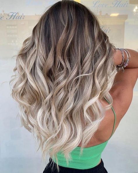 Blonde Balayage Hair, Rambut Brunette, Balayage Hair Color Ideas, Summer Blonde Hair, Balayage Technique, Blonde Streaks, Pretty Blonde, Kadeřnické Trendy, Hair Company