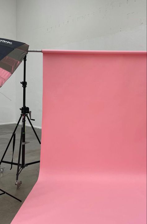 Pink Background For Photoshoot, Pink Aesthetic Photoshoot, Vintage Paris Aesthetic, Pink Aesthetic Pictures, Summer Aesthetic Vintage, Y2k Festival, Parisian Vintage, Tapeta Z Hello Kitty, Pink Studio