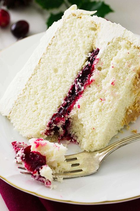 Christmas Cranberry Layer Cake Christmas Cranberry, Moist Vanilla Cake, Drinks Summer, Aioli Recipe, German Chocolate Cake, Cranberry Recipes, Christmas Cakes, Layer Cakes, Cake Boss