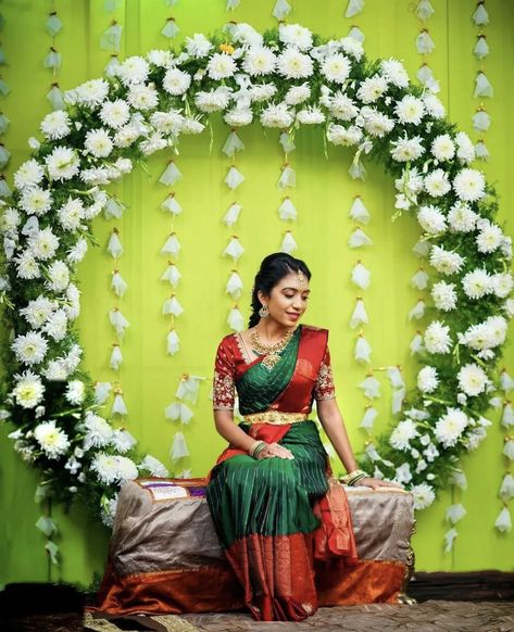 Pelli Kuthuru Function Sarees, Mahendi Stage Decoration, Decoration For Saree Function, Goad Bharai Decoration At Home, Decoration Ideas For Half Saree Function, Decoration For Pellikuthuru Function, Baby Shower Backdrop Ideas Indian, Saree Function Decoration Ideas, Half Saree Decoration Ideas