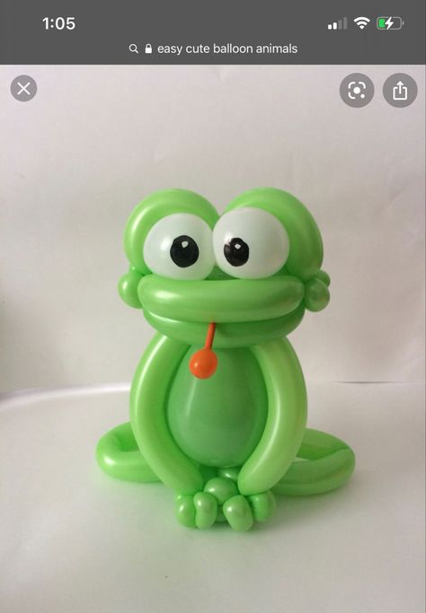 Balloon Frog, Easy Balloon Animals, Diy Halloween Luminaries, Halloween Window Clings, Halloween Shadow Box, Twisting Balloons, Balloon Modelling, Small Balloons, Balloon Crafts