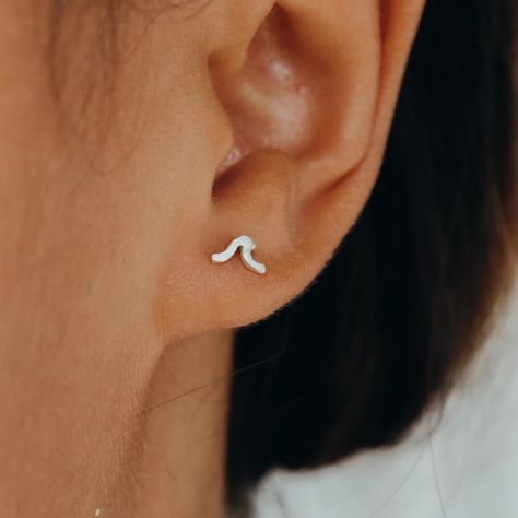 Surfer Girl Wave Earrings – Pineapple Island Dainty Accessories, Wave Earrings, Surf Aesthetic, Jewelry Minimal, Ocean Earrings, Island Jewelry, Latest Jewellery Trends, Moon And Star Ring, Wave Necklace