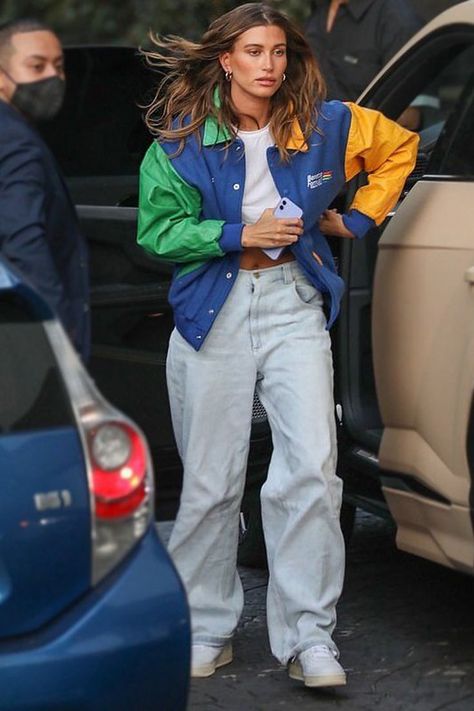 Embrace your casual and classy look with this Hailey Bieber Formula One Bomber Jacket, which is a facsimile of the jacket that Hailey Bieber wore in one of her many outings. Hailey Bieber is an American model, socialite, and media personality and is popular for being featured in the ads of various brands. #haileybieber #benettonformula #bomberjacket Bomer Jacket, Baseball Jacket Outfit, Hailey Rhode, Sporty Jacket, London Hotel, Famous Outfits, Casual Hijab Outfit, Winter Outfit Inspiration, Jacket Outfit