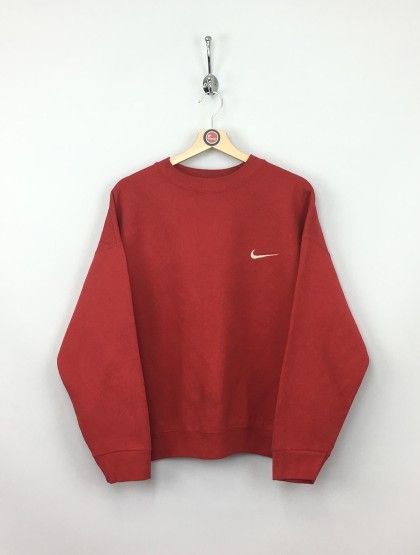 Nike Sweatshirt (S/M) Vintage Nike Sweatshirt, Teenage Outfits, Nike Crewneck, Trendy Hoodies, Nike Sweatshirt, Cute Lazy Outfits, Nike Vintage, Lazy Outfits, Red Nike