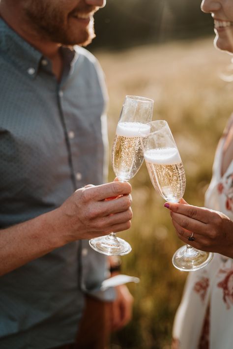 Engagement Session Champagne, Engagement Photos Champagne Picnic, Vineyard Engagement Photoshoot, Champagne Picnic Photoshoot, Fall Engagement Pictures Champagne, Engagement Shoot Champagne, Wine Engagement Photos, Champagne Pop Engagement Photos, Photoshoot With Champagne