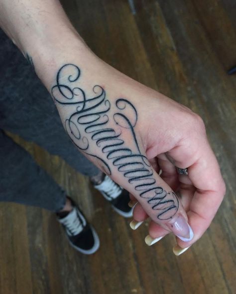 Letras Tattoo Nombres, Tattoo Name Fonts, Abstract Tattoo Ideas, Illusion Tattoos, Optical Illusion Tattoos, Tattoo Script Fonts, Inner Bicep Tattoo, Side Neck Tattoo, Tattoos Inspo