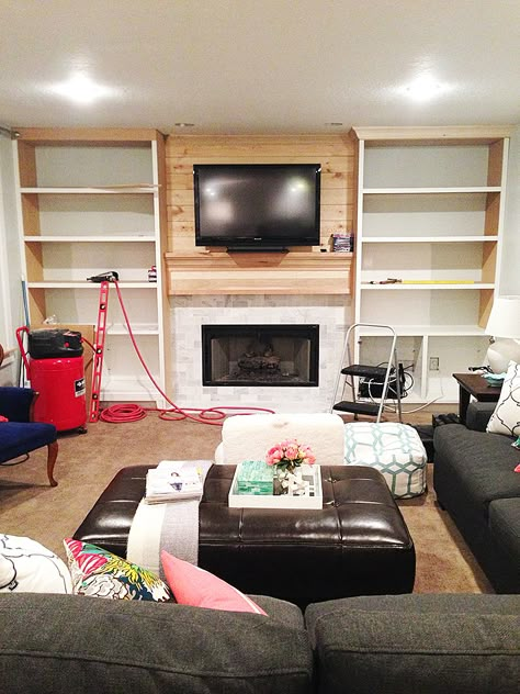 Bookshelf Living Room, Diy Bookshelf, Bookshelves In Living Room, Fireplace Built Ins, Muebles Living, Flat Screen Tv, Fireplace Remodel, Room Deco, Bookshelves Diy