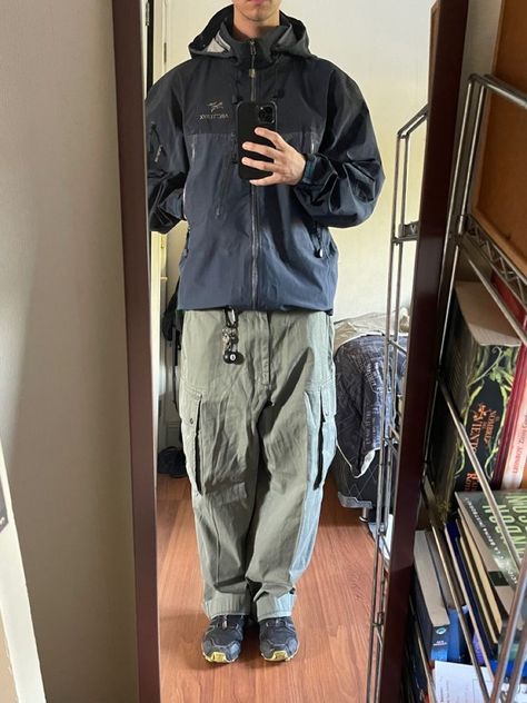 Fashion Gorpcore, Ig Dump, Hiking Outfit Women, Aesthetic Fits, Aesthetic Guys, Hiking Outfit, Fashion Killa, Kanye West, Fitness Inspo