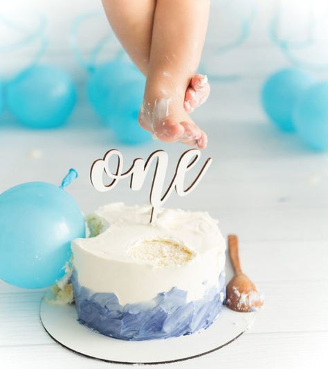 25 Crazy 1st Birthday Cake Smash Ideas For Your Little One One Year Birthday Cake, Cake Smash Ideas, Smash Cake First Birthday, Cake Designs For Boy, Boys First Birthday Cake, Boys 1st Birthday Cake, Baby Boy Birthday Cake, Cake Smash Theme, Baby Cake Smash