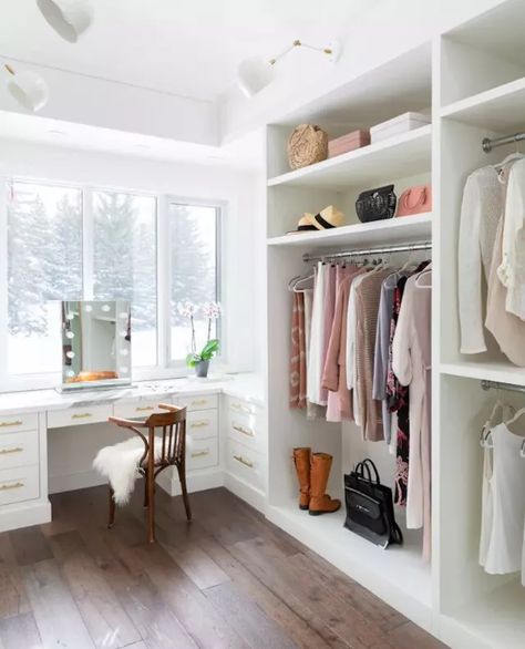 Closet With Vanity, Master Closet Design, Closet Vanity, Organized Closet, Dressing Room Closet, Walking Closet, Dream Closet Design, Beautiful Closets, Walk In Closet Design