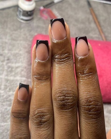 Short Black Nails For Prom, Short French Black Nails, Black Nail Tips French Manicures, Short Black French Tip Acrylic Nails, Black Nails Inspiration Short, Black French Tip Nails Square Short, Black French Tips Short, Black Tip Nails Square, Black French Short Nails