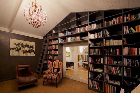 Whether it is small or large, home library must be well decorated, good organized and beautiful. There's something about the book that every room seem In Home Library, Home Library Design Ideas, Home Library Decor, Lots Of Books, Open Family Room, Library Bookshelves, Library Wall, Shelving Design, Home Library Design