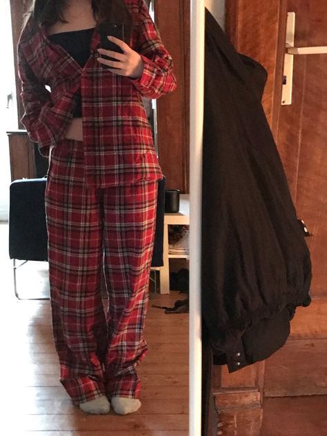 Christmas Pijama Aesthetic, Flannel Pjs Aesthetic, Fluffy Pjs Aesthetic, Winter Pyjama Aesthetic, Red Pjs Aesthetic, Cute Pjs Winter, Christmas Pjamamas, Fall Pjs Aesthetic, Pyjamas Aesthetic Winter