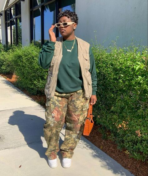 Thick Tomboy Outfits, Camo Cargo Pants Outfit Plus Size, Plus Size Chill Outfits Summer, Streetwear Fashion Black Women Plus Size, Shein Plus Size Outfits Ideas, Plus Size Tomboy Fashion, Drill Nyc, Camo Gear, Pants Ideas