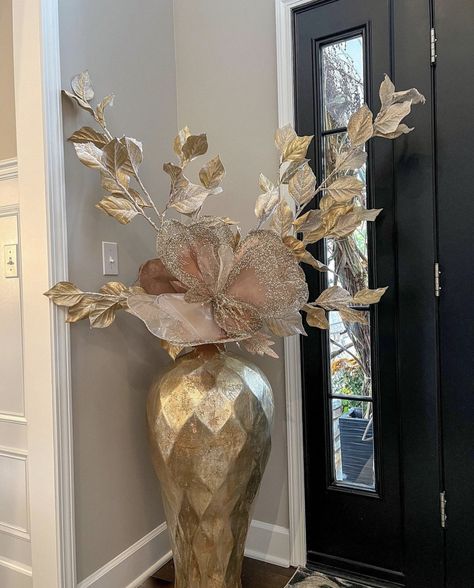 Floor Vases Decor, Floor Vase Decor, Glam Living Room Decor, Tall Floor Vases, Glam Living Room, Home Entrance, Gold Home Decor, Bedroom Wallpaper, Rose Stem