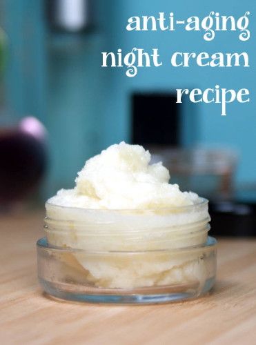 This anti aging night cream recipe helps to reduce the signs of aging naturally with ingredients like coconut water, cocoa butter, evening primrose and rosehip seed oil. Diy Night Cream Anti Aging, Aging Naturally, Face Cream Recipe, Anti Aging Homemade, Homemade Wrinkle Cream, Oil Cleansing, Anti Aging Night Cream, Diy Anti Aging, Anti Aging Face Cream