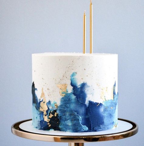 Navy Gold Cake Birthday, Navy Blue Cakes Birthday, Blue And White 40th Birthday Party, Blue White And Gold Cake For Men, White Blue Gold Cake, 18th Birthday Cake Blue And Gold, Pretty Blue Birthday Cakes, Blue Cake For Women, White Blue And Gold Cake