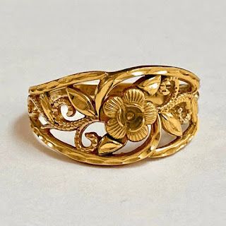 Classy Ring, Beautiful Gold Rings, Antique Gold Rings, Gold Jewels Design, Gold Finger Rings, New Gold Jewellery Designs, Wedding Classy, Gold Earrings Models, Gold Bridal Jewellery Sets