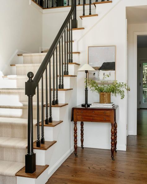 Painted Stair Railings, Black Stair Railing, Foyer Ideas Entryway, Apartment Entryway, Stair Railings, Modern Stairs, Entry Way Design, Interior Design Mood Board, House Stairs